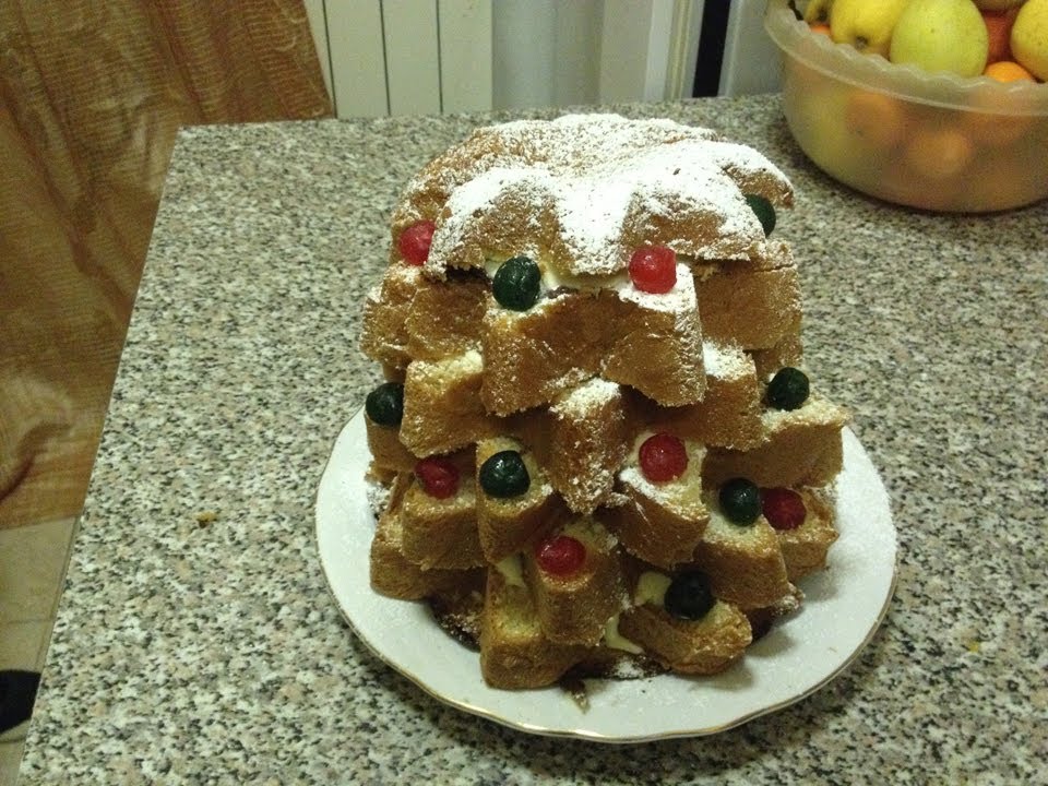 Pandoro Albero Di Natale.Ricetta Di Natale Pandoro Farcito Le Dolcezze Di Viky Youtube