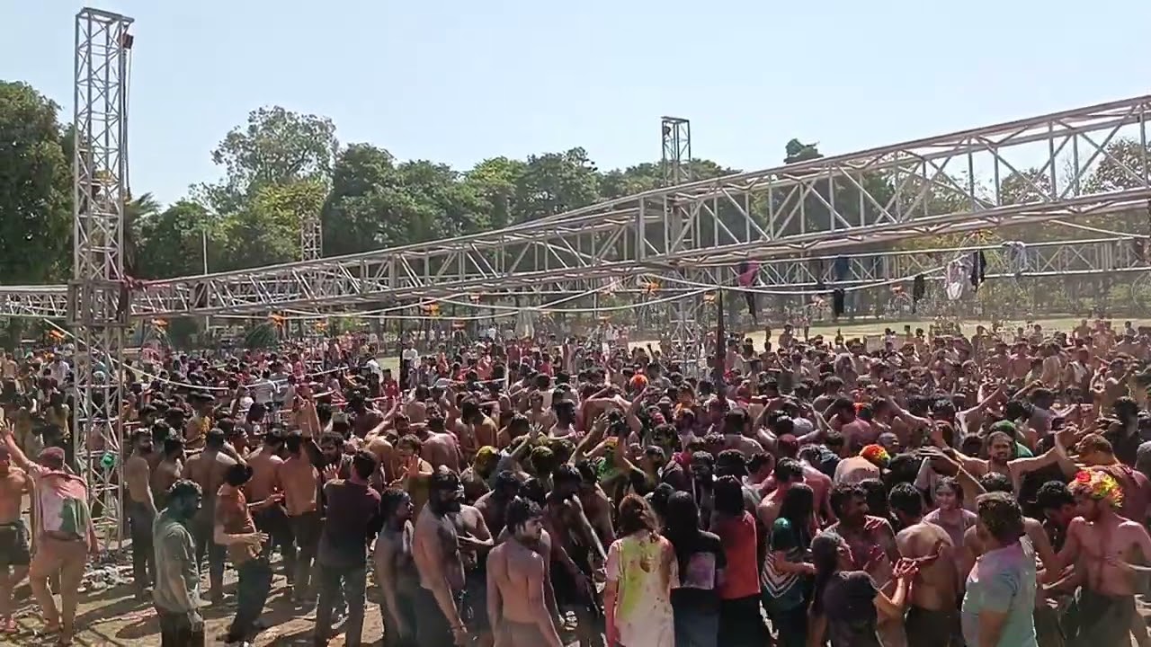 IIT roorkee rain dance DJ holi 2025 