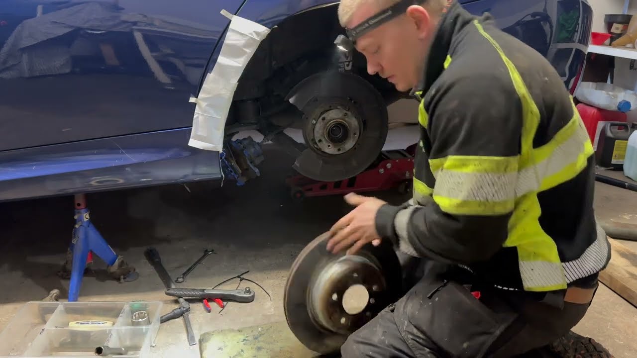 BMW REAR WHEEL BEARING REPLACEMENT *WITH TORQUE NUMBERS*(BMW E90, E91, E92, E93, E81, E82, E87, E88)