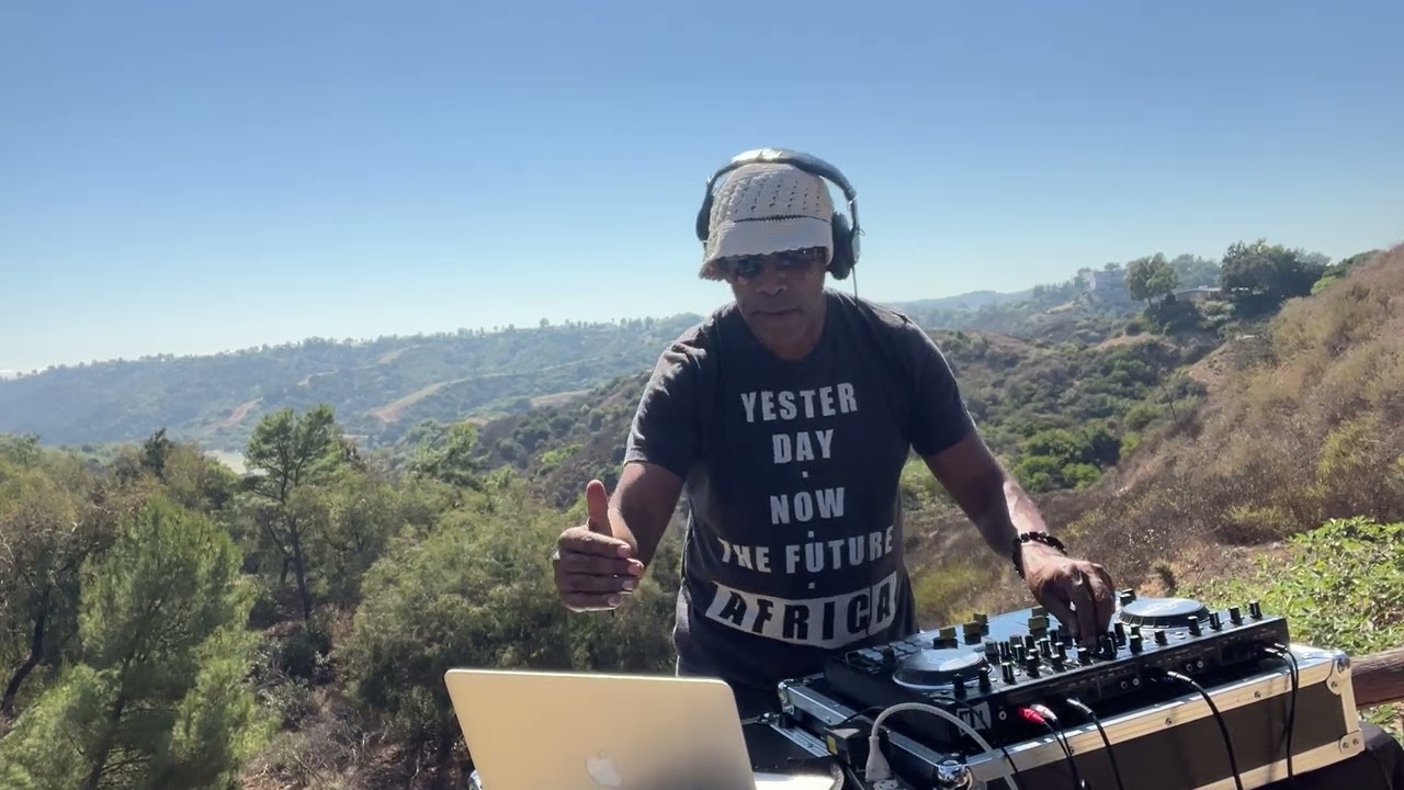 House Music - PopOuts - DaySlayer