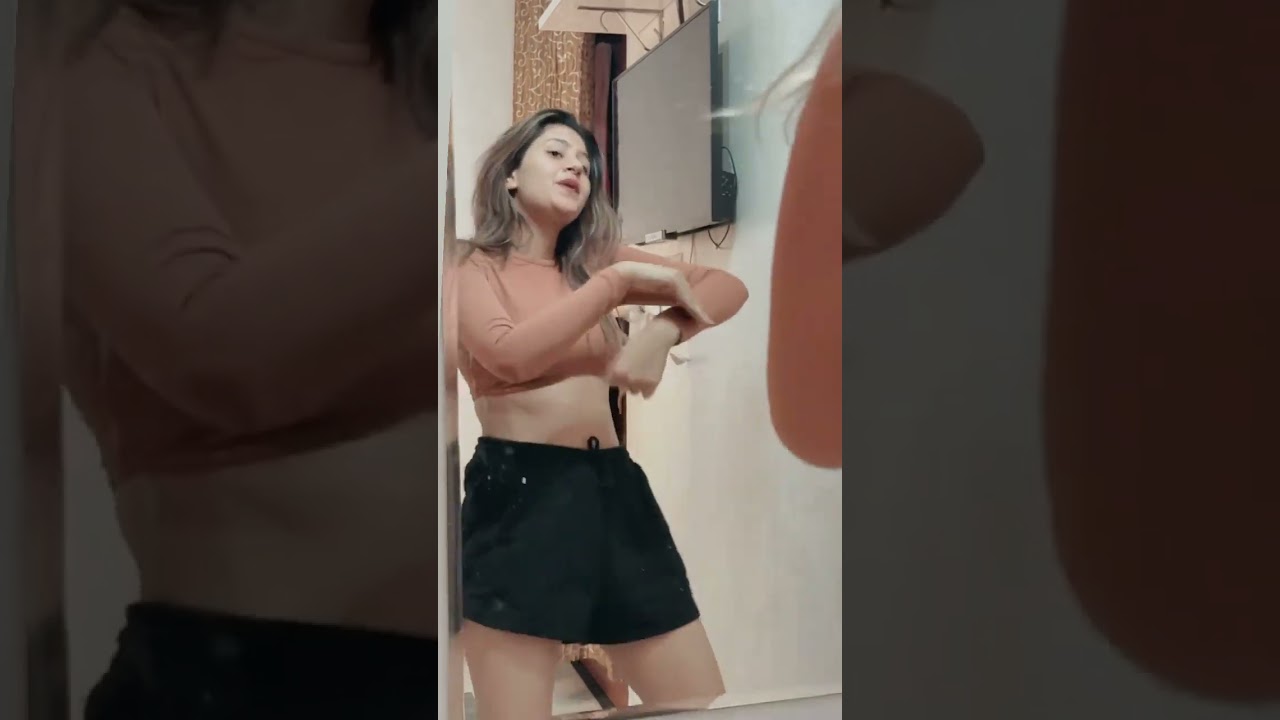 Анджали Арора 