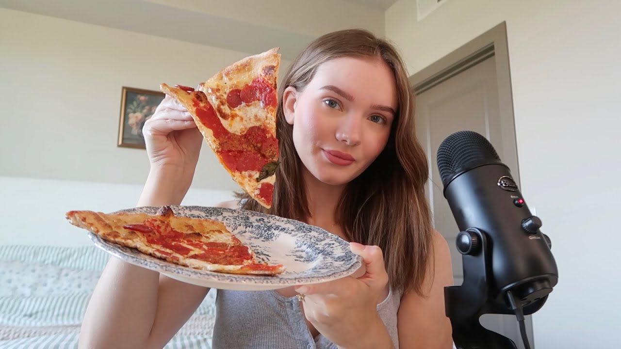 ASMR | eating pizza *mouth sounds*