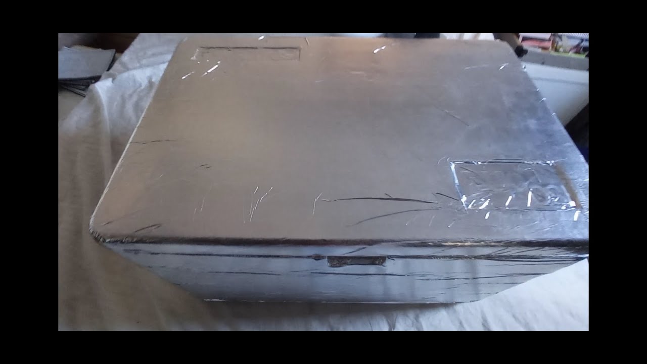 Colocando fita adesiva na caixa de isopor/ como fazer o gelo durar mais tempo na caixa de isopor