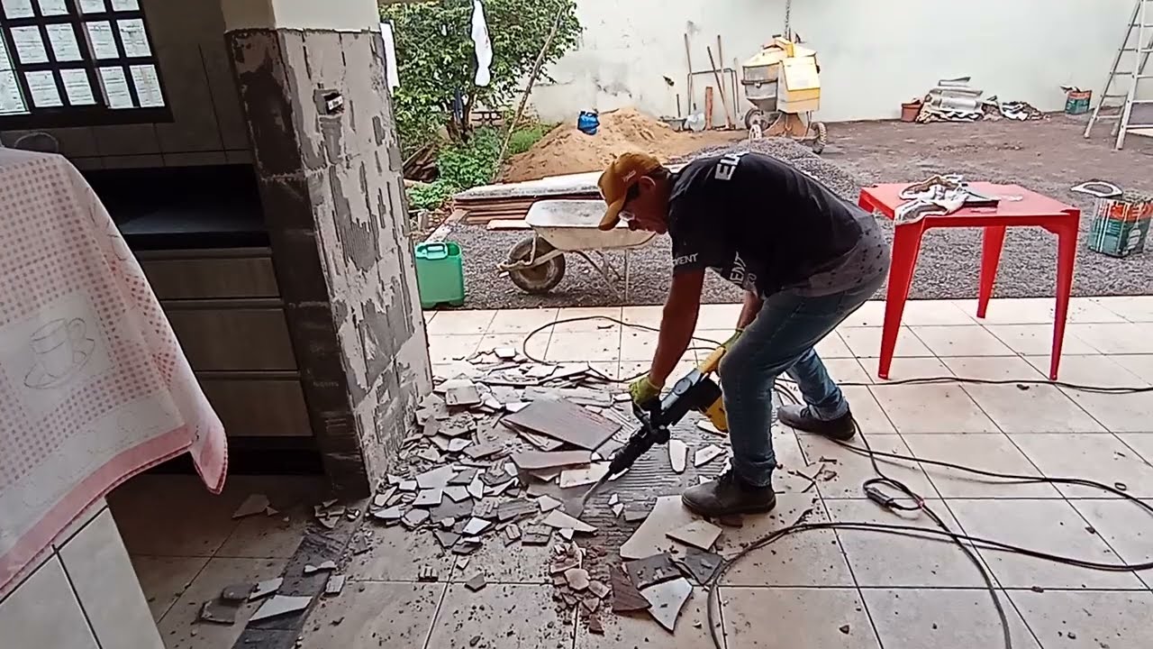 Como retirar revestimento de paredes e chão rápido e fácil!