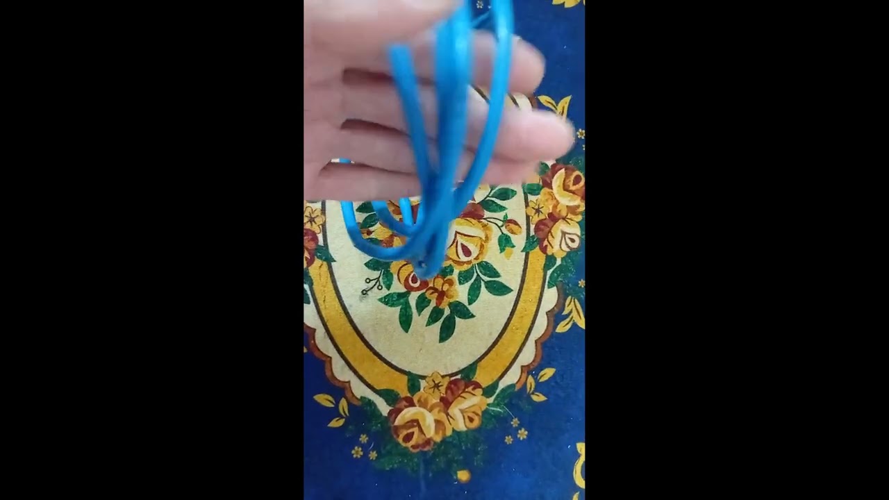 Press the 2 ends of the network cable with 2 different standards. T568A and T568B.