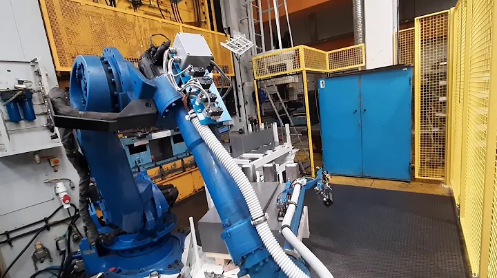 Yaskawa robot. Press handling