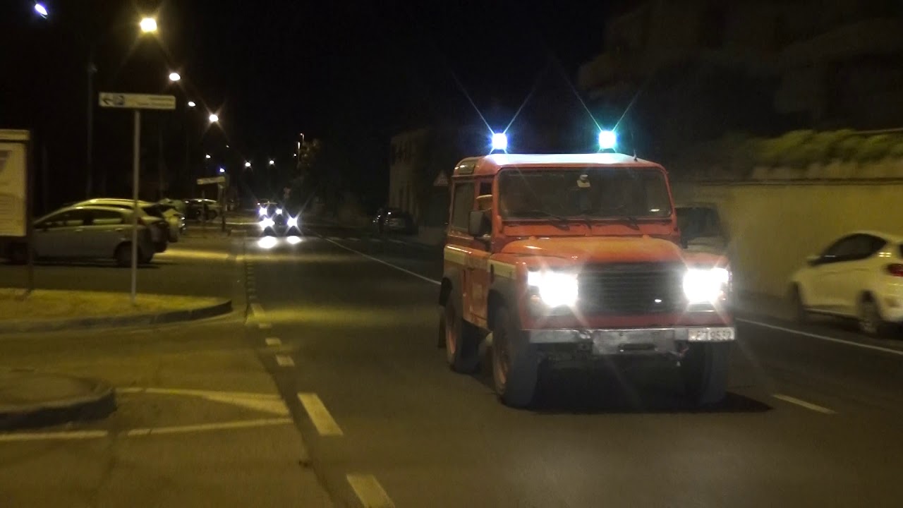 CA Land Rover Defender 90 Vigili del Fuoco Empoli in sirena