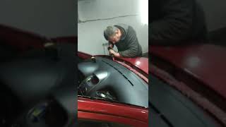 Как поменять лобовое стекло Peugeot своими руками.