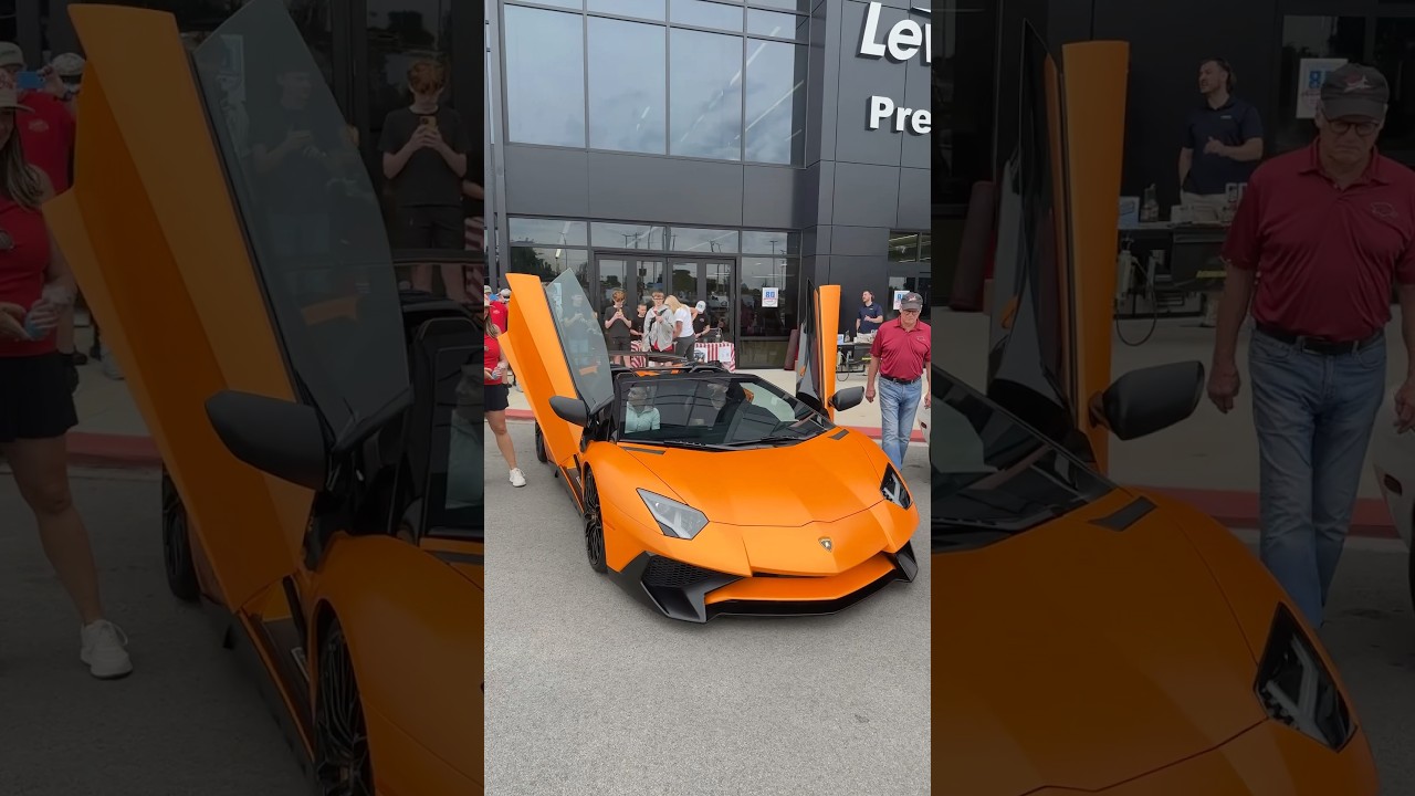 Listen to that V12! The unapologetic Lamborghini Aventador Superveloce 🇮🇹#lamborghini #aventador