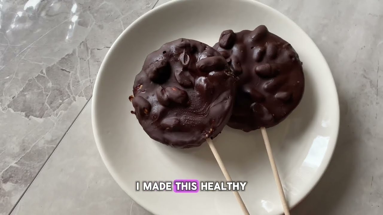 Healthy Snickers-Inspired Rice Crackers with Dark Chocolate & Peanuts