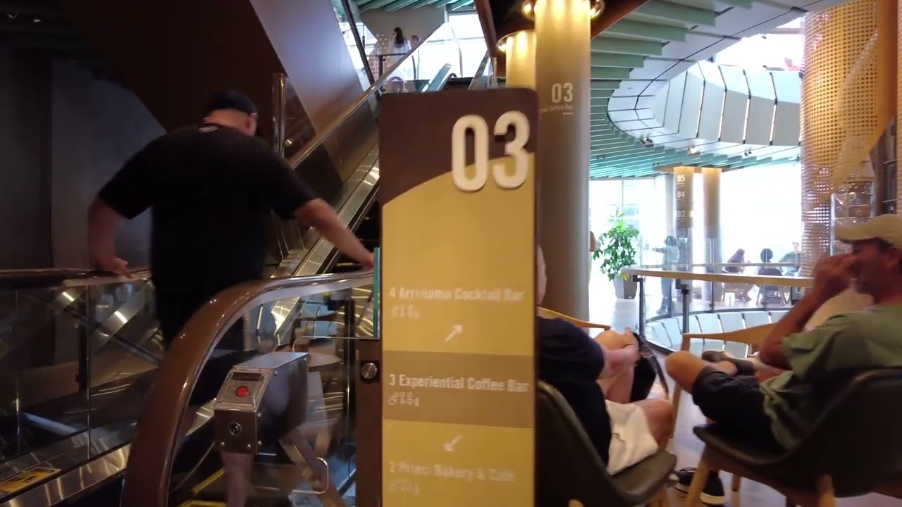 World's Largest Starbucks - Chicago Roastery