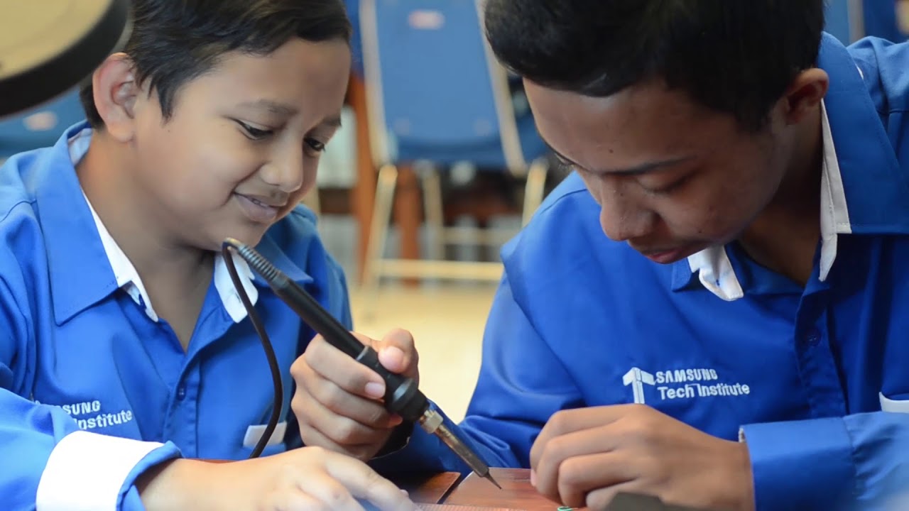 Kelas Industri Samsung - RPL SMK (STM) Turen - YouTube