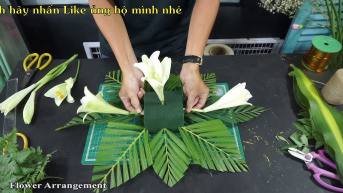 Floral Foam Cage For Real Flowers and Artificial Arrangements 