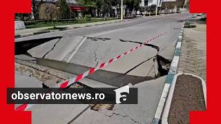 Un crater de 50 de mp s-a format pe o șosea din Techirghiol. Un șofer l-a evitat la limită