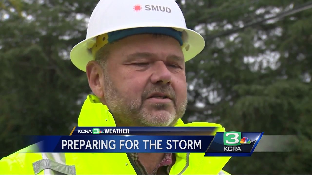 Crews clean streets, trim trees ahead of Valley storm