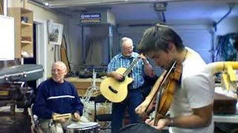 Bowing the Strings, Fiddle