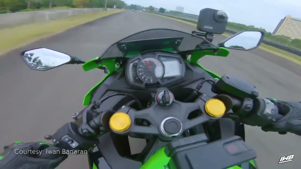 26号　トロトロト ZX 25R Top Speed in Track Compilation - YouTube