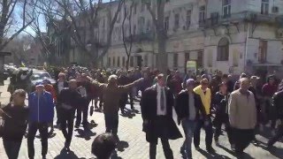 Одесситы прошли от памятника Дюку на митинг к облпрокуратуре