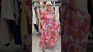 Kobiecość 70+ w rozmiarze 42! Który fason wybierasz? #moda #styl #moda50 #kobiecastylizacja#sukienka