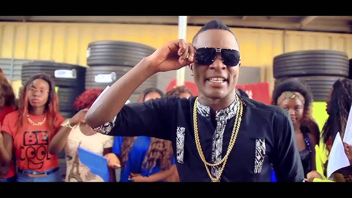 Talaba yotoqxonada toda bolib oldirilgan.