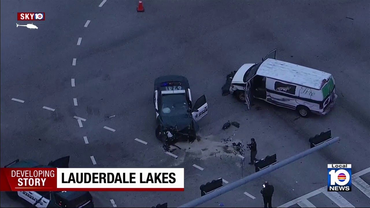 BSO deputy, 2 others hurt after crash in Lauderdale Lakes - YouTube