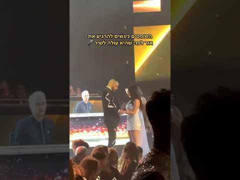 השופטים מרגיעים את אור כהן לפני שהיא עולה לשיר בכוכב 