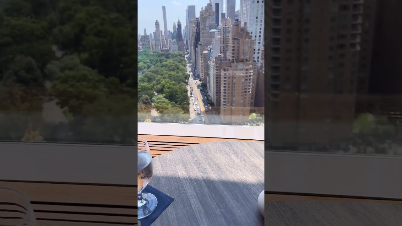 Lunch with a view at the Mandarin Oriental Lounge