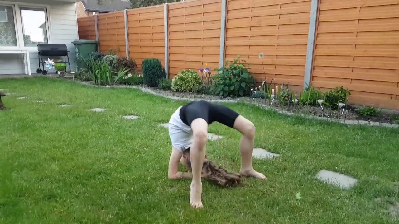 Gymnastics in a garden 😎 YouTube