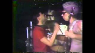 Video voorbeeld van "Meet her at the Pizzaria Luigi and Da WiseGuys 1979 Max's"