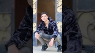 اتحداكم حد يعرف مين الى بيغنى الاغنية اى     سمعها