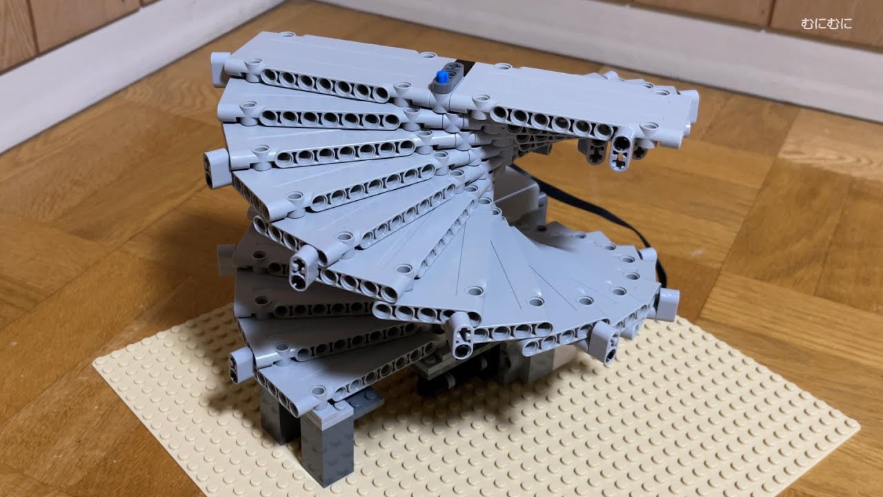 LEGO】 Leonardo da Vinci's double spiral staircase. No passing