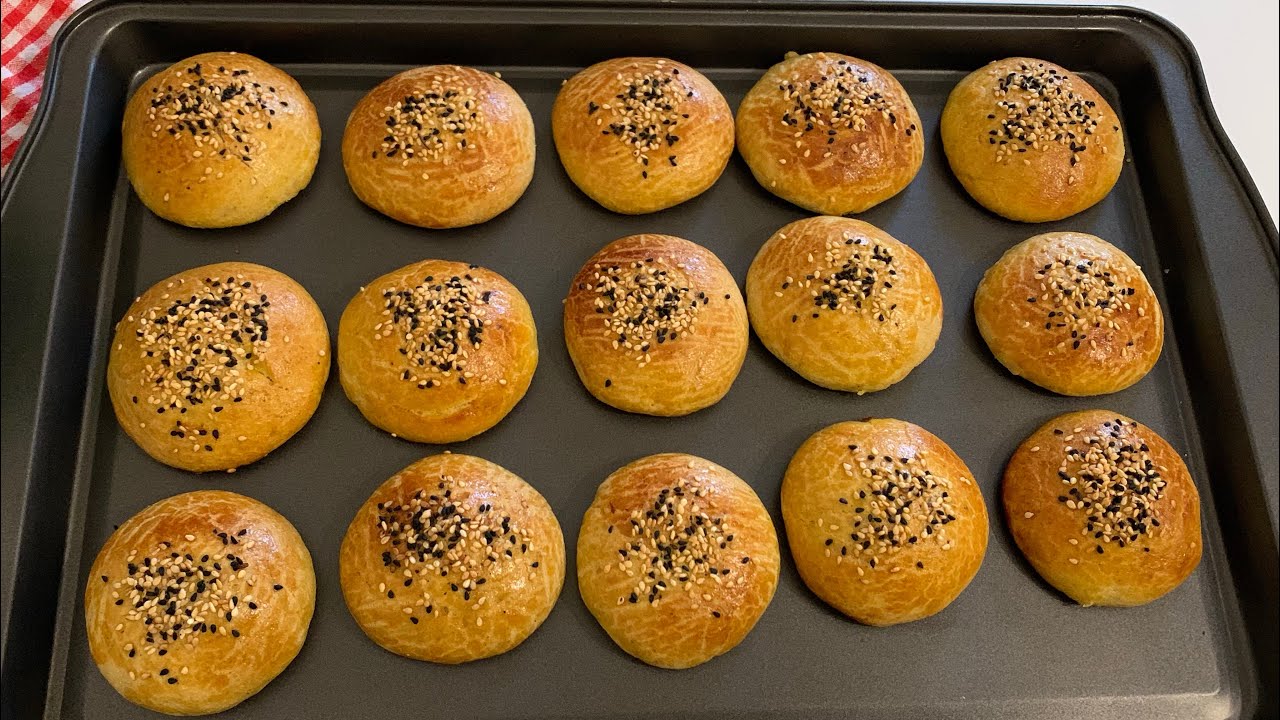 كعك الذره الصفراء🌽 ودقيق الدخن محشوه بالتمر. والطعم لا يقاوم.  #ملتوت#يمني