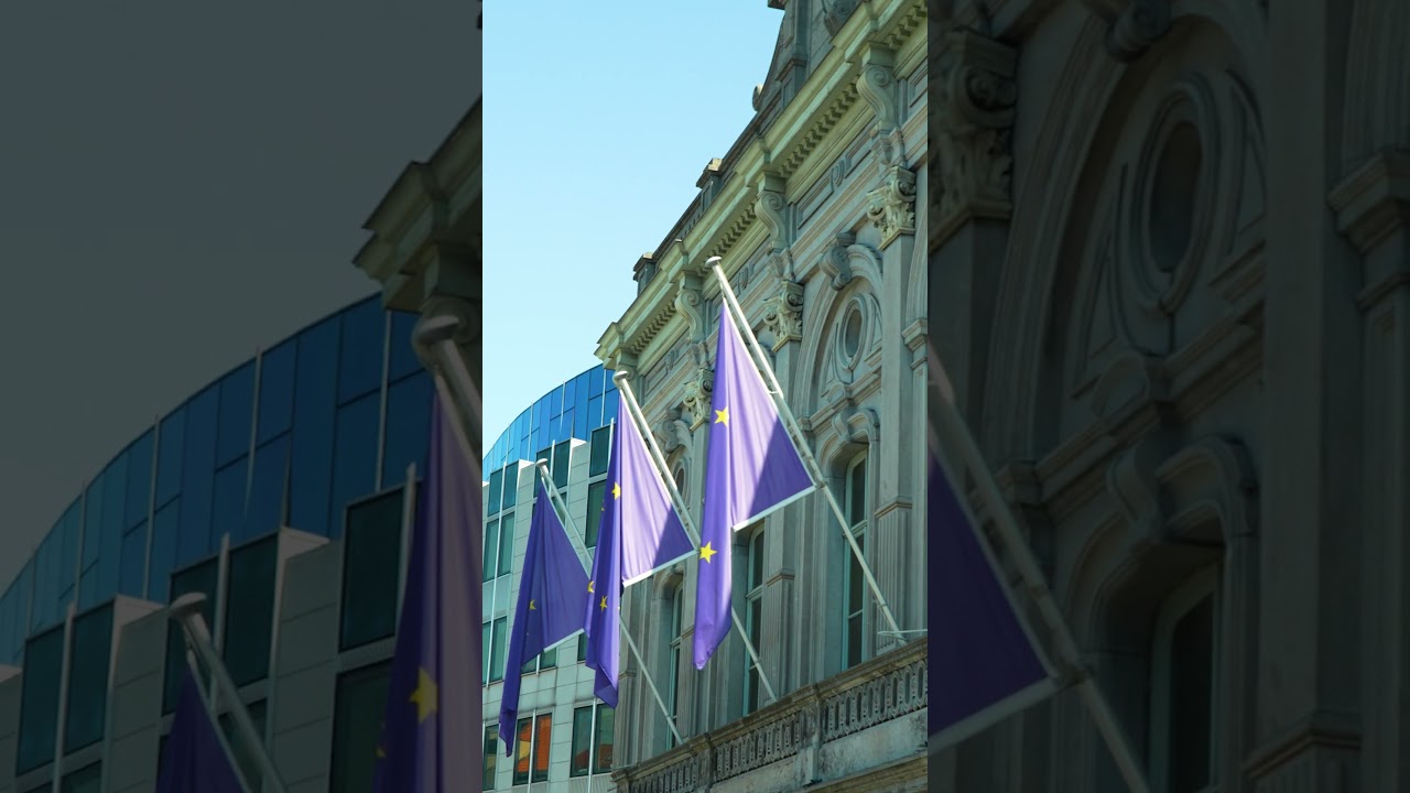 Enjoy Brussels on-board Tootbus