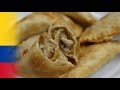 Empanadas de masa de harina de trigo con pollo