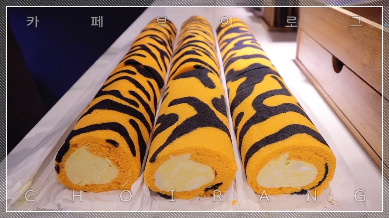 SUB)어흥🐯호랑이 아닌 호랭이롤🐯 어떤 크림일까요~?!🐯 블레스롤 카페 브이로그 Bless Roll Cafe Vlog | 시즌 케이크 | 딸기라떼 | 파르페 | ASMR😴