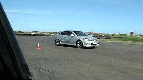 Crail EP3 Civic Type R vs. Astra VXR 2