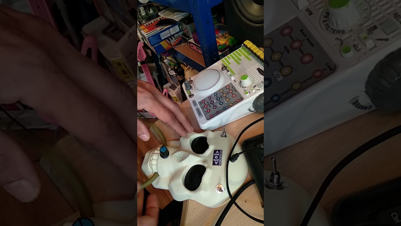 Skull into Circuit Bent U-Create by Psychiceyeclix