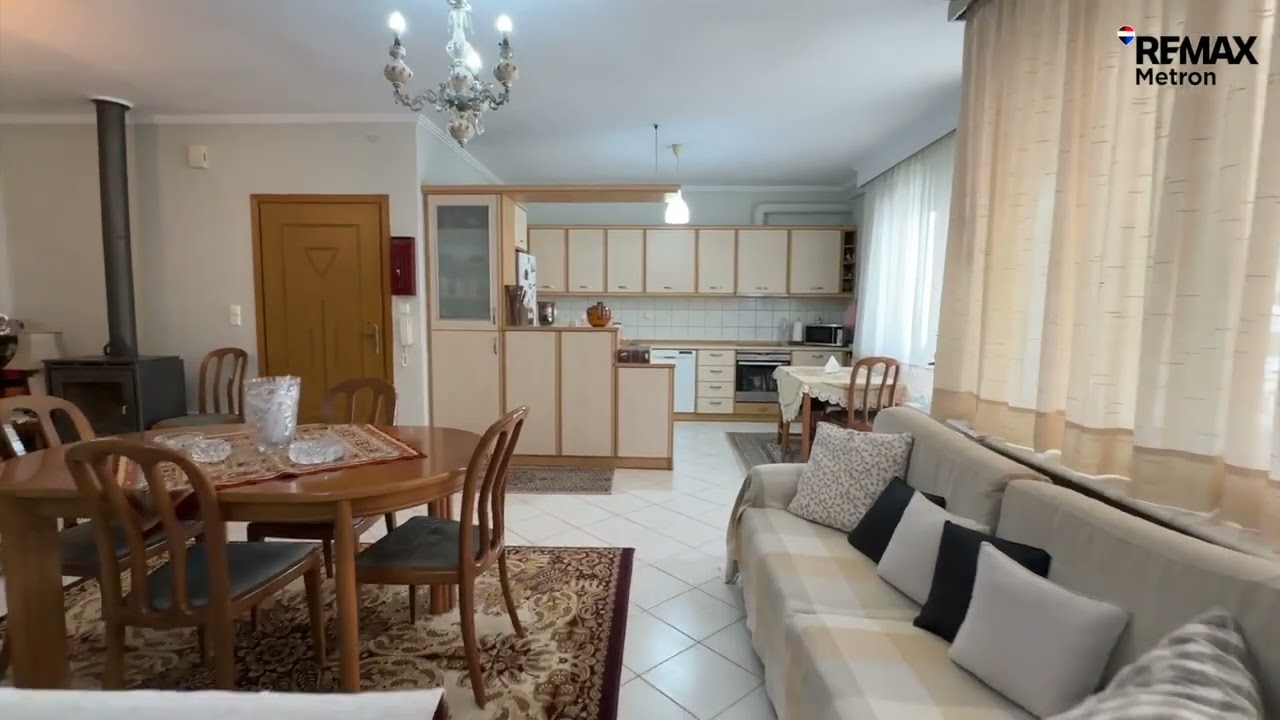 Κωδικός Ακινήτου: 2113159 | Ευρύχωρο οροφοδιαμέρισμα, σε προνομιακή περιοχή των Ν. Μουδανιών