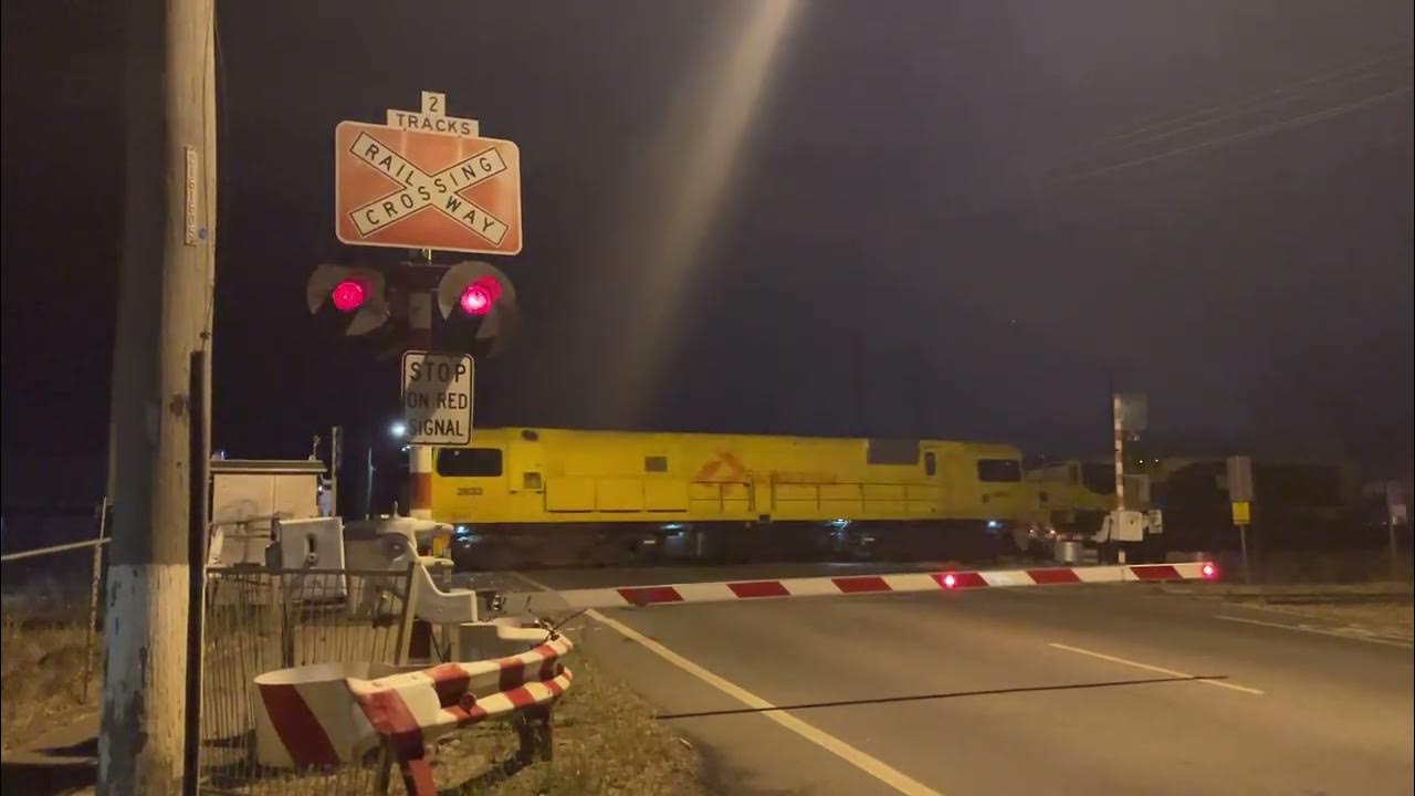 Glenmore Rd Railway Crossing, Rockhampton YouTube