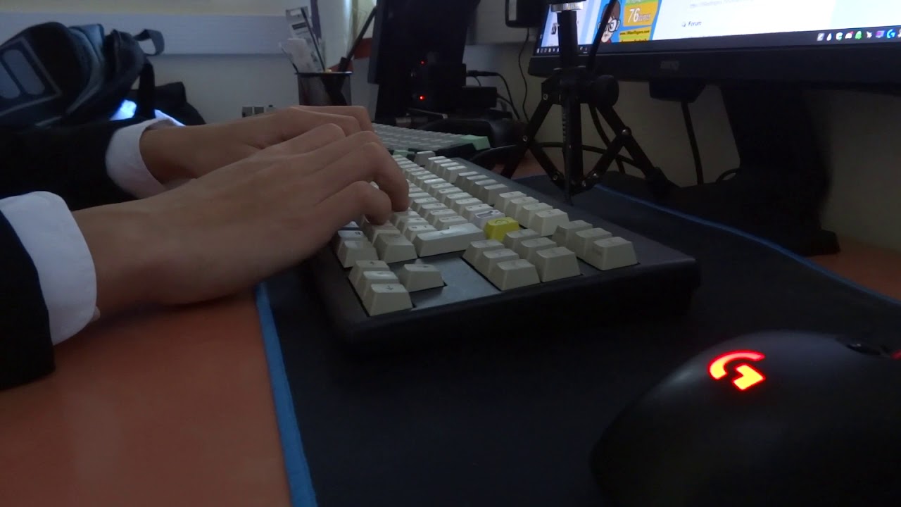 Silenced Topre Realforce 91UDK-G Typing Sounds (+ Cherry MX Clears for