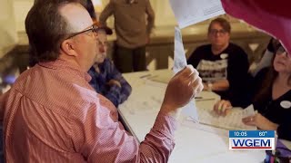 Missouri Secretary of State welcomes group demonstrating hand counting ballots at state capitol