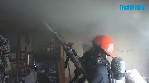 Nấu nước bằng bếp củi trên tầng 3, cháy lan cả căn nhà