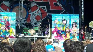 Forever The Sickest Kids - Intro/ Hey Brittany (Live Bamboozle Left 2009)