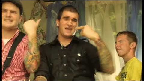 Thumbnail of New Found Glory "Kiss Me" music video