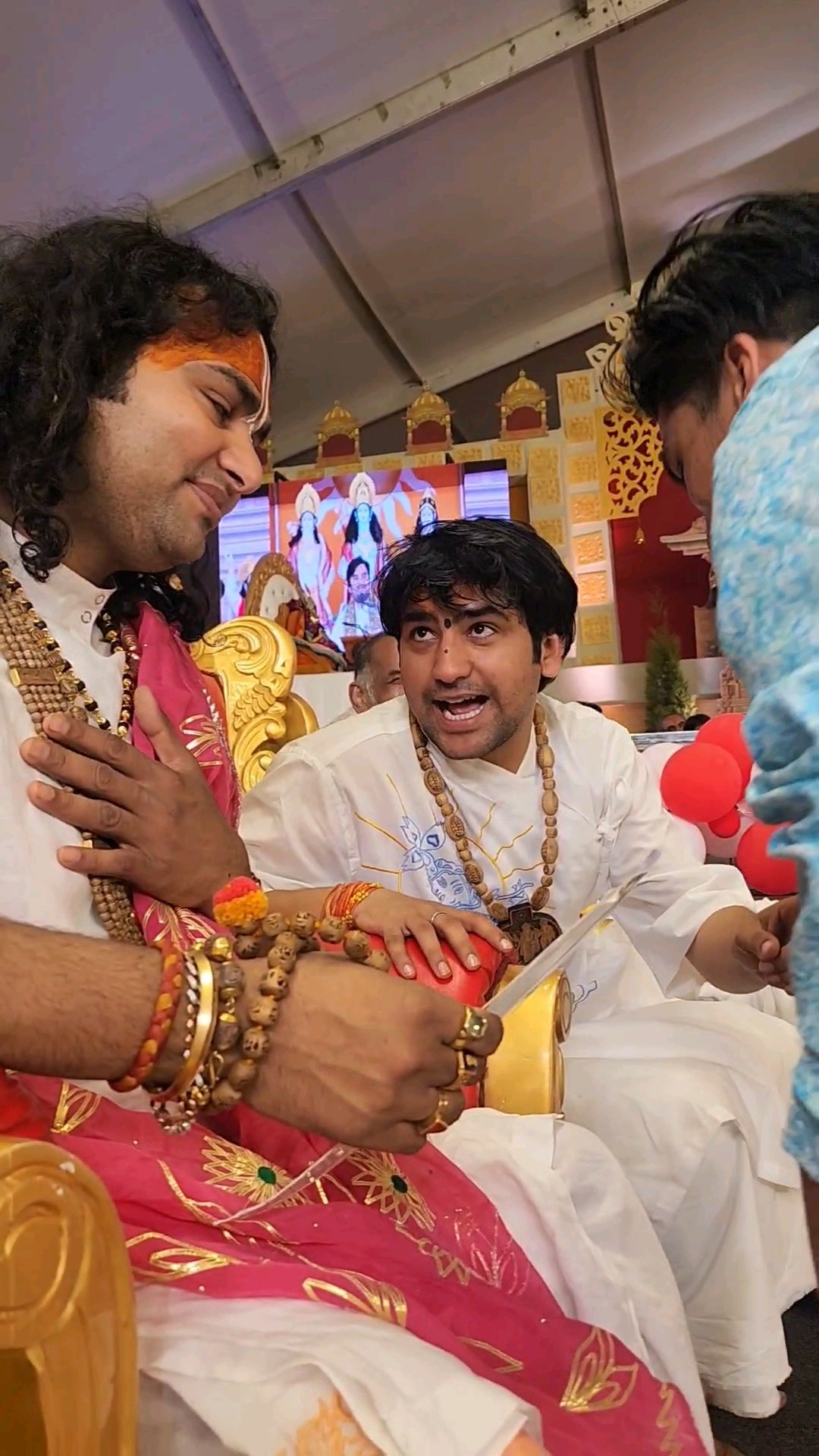 पूज्य बागेश्वर धाम सरकार के छोटे भाई पहुंचे पूज्य श्री अनिरुद्धाचार्य जी महाराज से मिलने