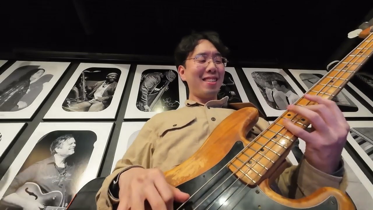 베이스 먼저 시작해줘 그리고, 솔로 기깔나게 해줘 strasbourg st denis - Bass