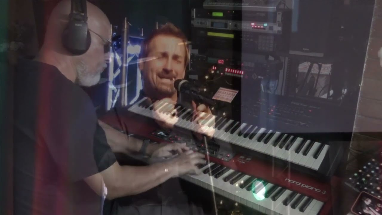 MICHAEL ENGLISH - " Mary Did you know " by Renato Sommexe on keys - gospel