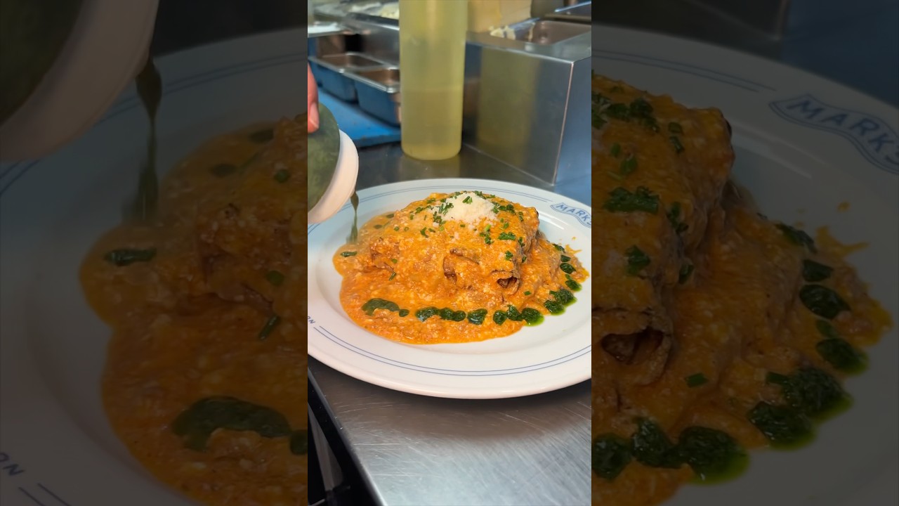 The legendary LASAGNA DELLA NONNA from Mark’s Off Madison in NYC! 🍝🗽🔥 Who’s hungry?? #DEVOURPOWER