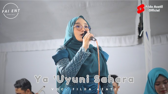 Qolda porno videolar Porno tomosha qiling: U mushukni yalaydi va u uni soradi.