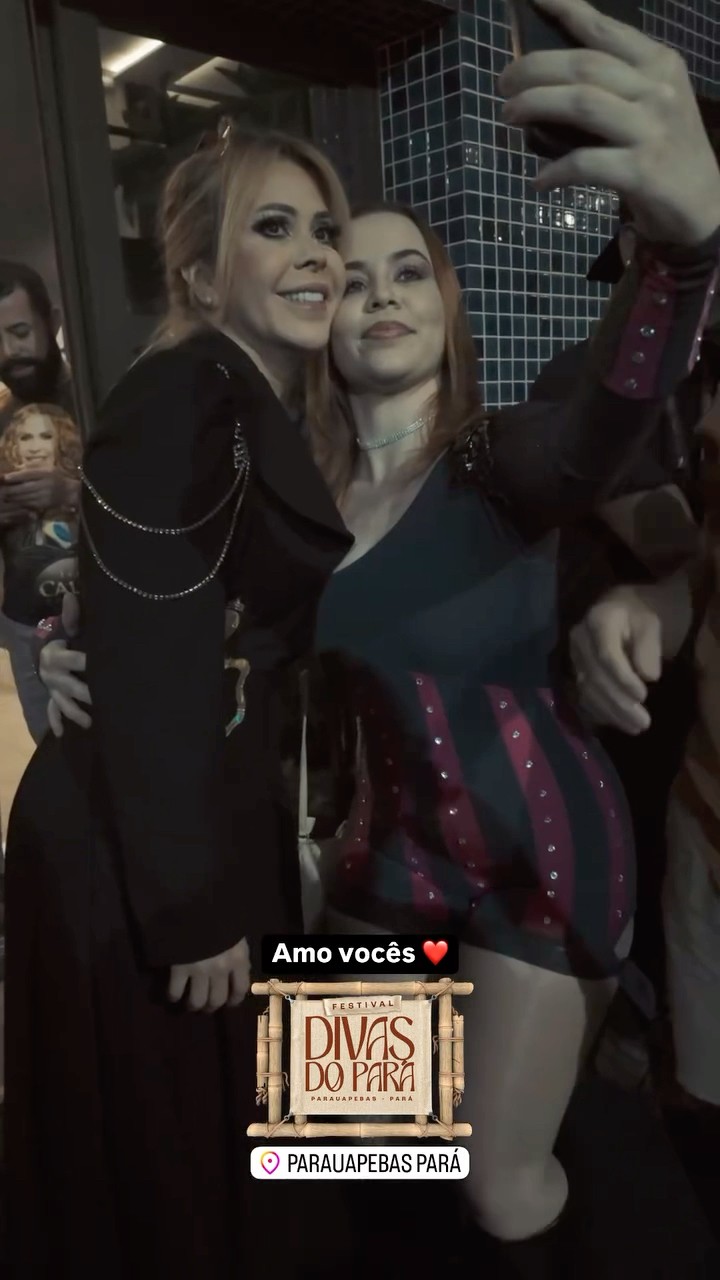 Joelma atendendo os fãs